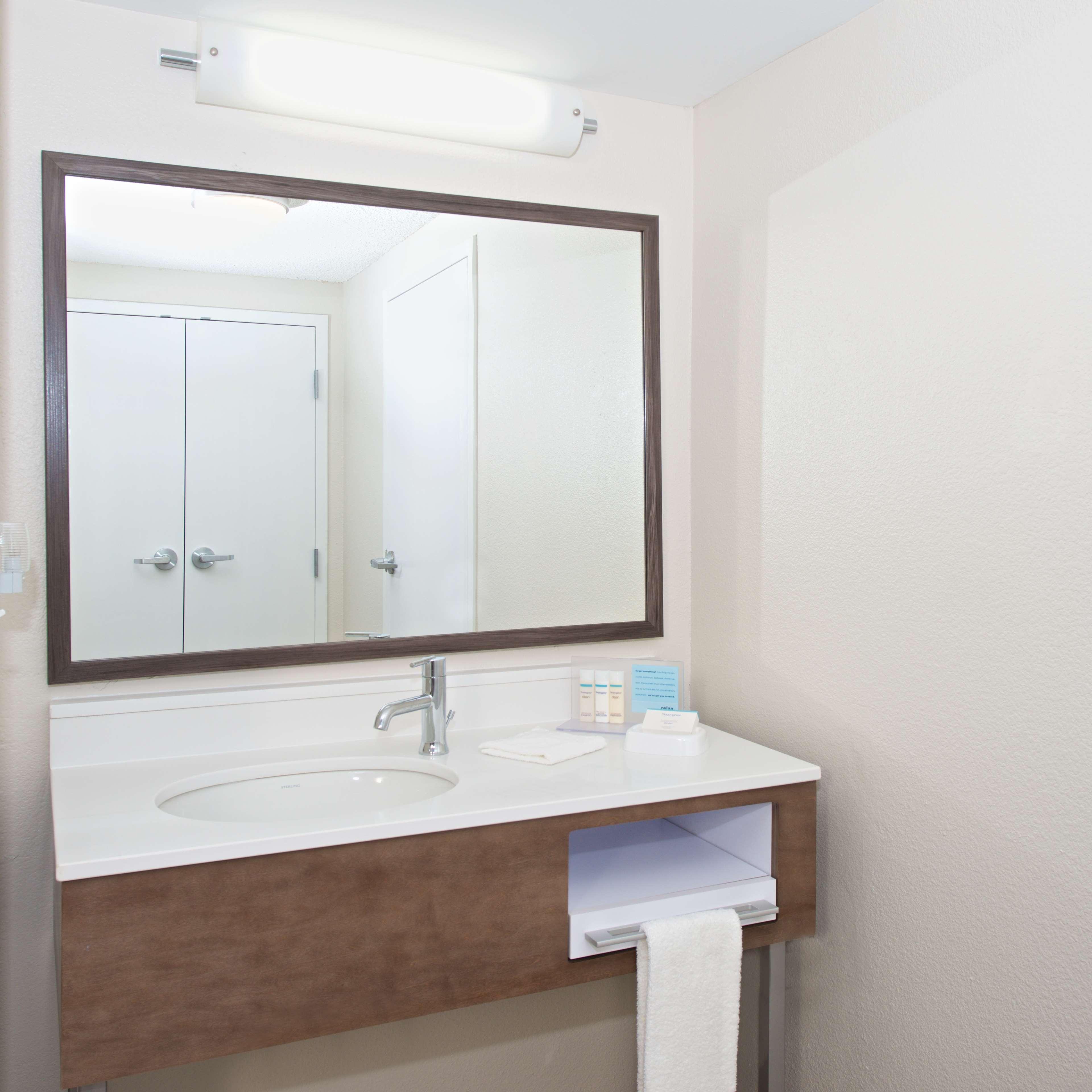 Hampton Inn & Suites N Ft Worth-Alliance Airport Роаноук Екстериор снимка