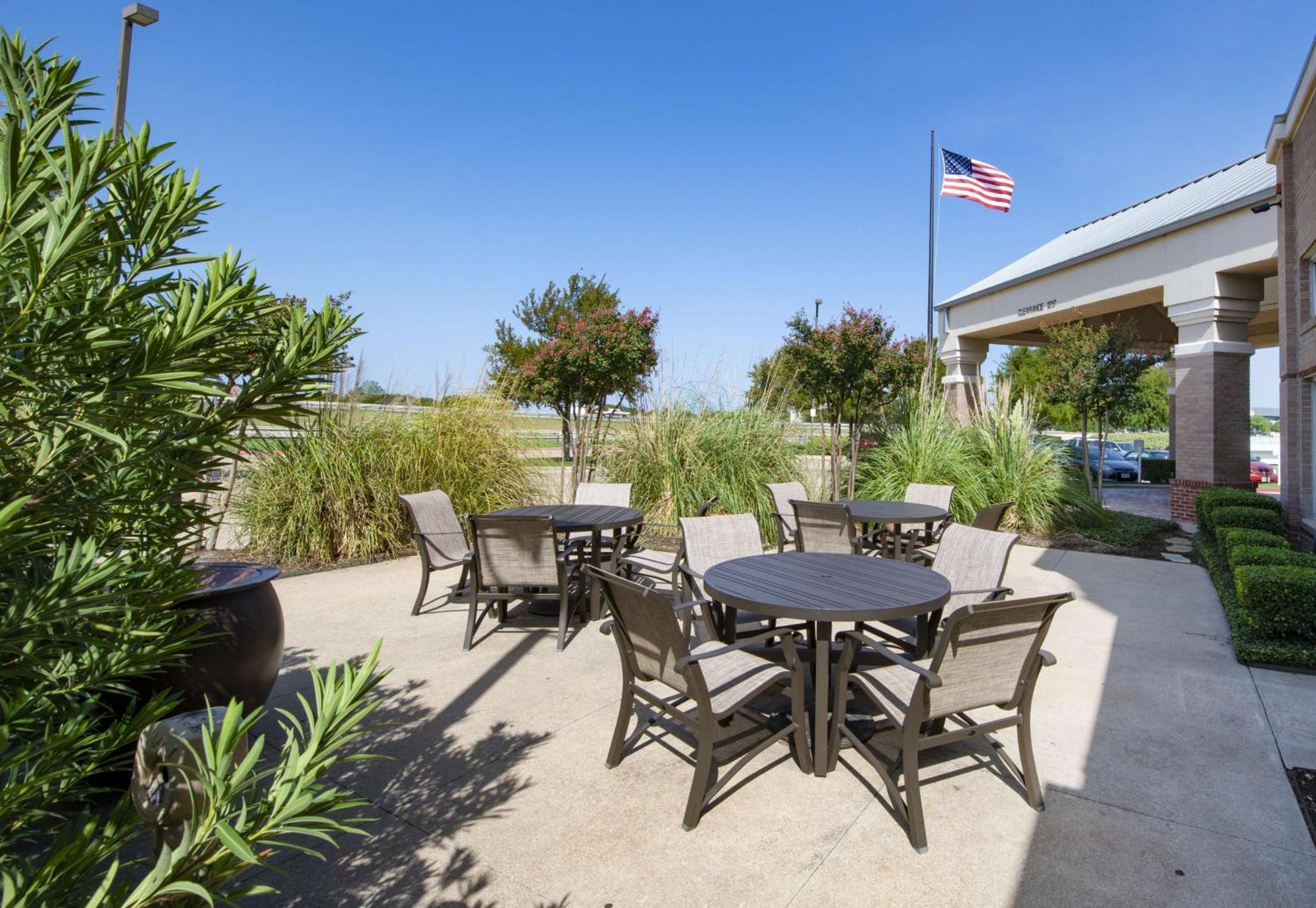 Hampton Inn & Suites N Ft Worth-Alliance Airport Роаноук Екстериор снимка
